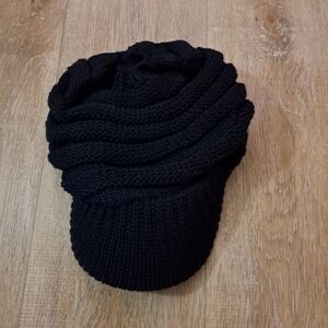 D.W. Ribbed Navy Blue Knit Hat Brim NWOT